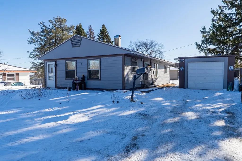 39 Edison Boulevard Silver Bay MN 55614