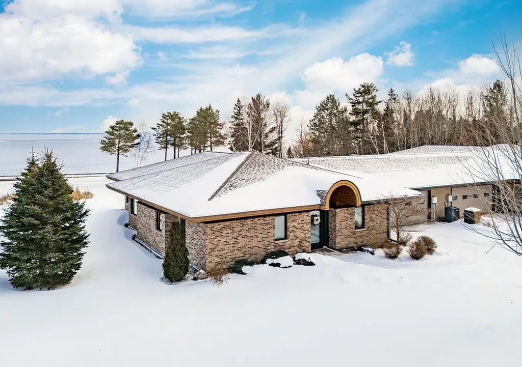 8353 Congdon Boulevard Duluth MN 55804