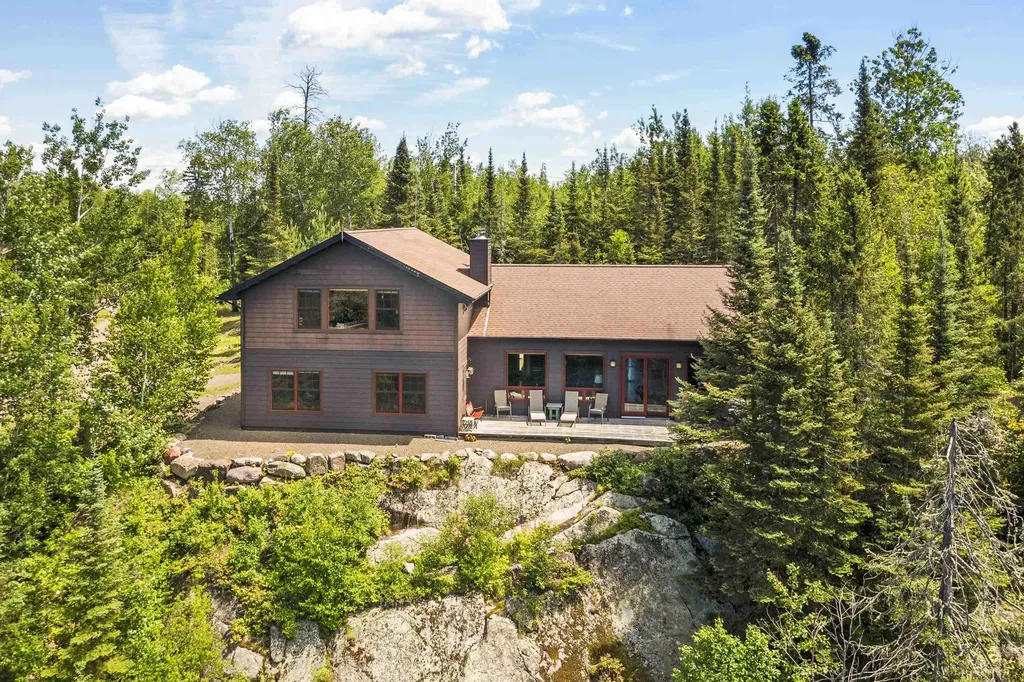 185 Sag Lake Trail Grand Marais MN 55604
