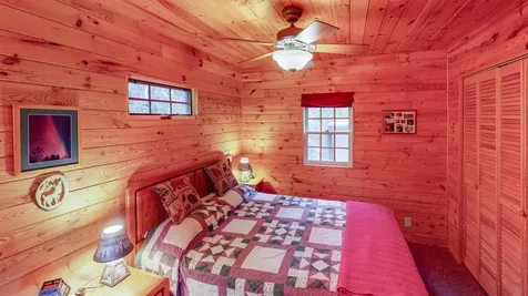 185 Sag Lake Trail Grand Marais MN 55604