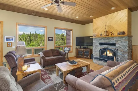 185 Sag Lake Trail Grand Marais MN 55604