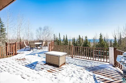 960 Deerview Lane Two Harbors MN 55616