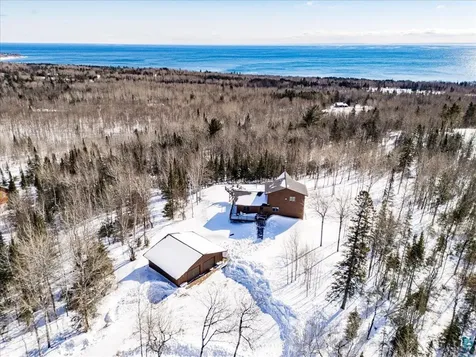 960 Deerview Lane Two Harbors MN 55616