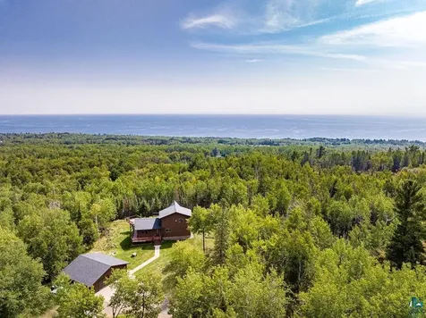 960 Deerview Lane Two Harbors MN 55616