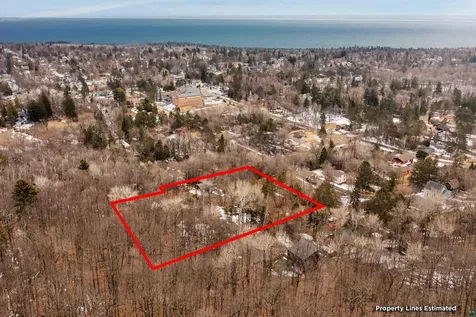 2234 Dunedin Avenue Duluth MN 55803