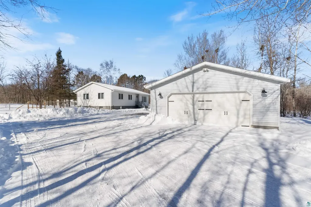 5493 Old Highway 61 Proctor MN 55810