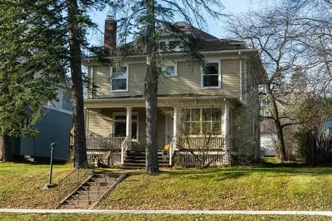 2123 E 4th Street Duluth MN 55812