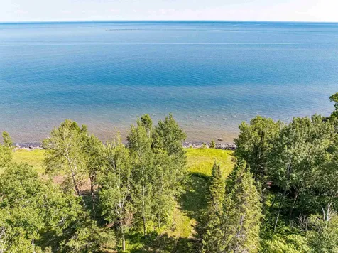 966 W Bay Road Two Harbors MN 55616