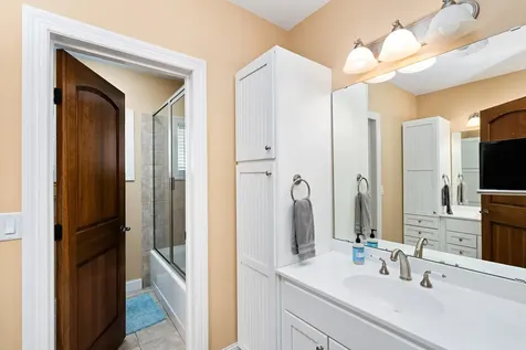 2610 E 8th Street Duluth MN 55812