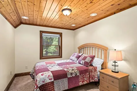 4822 E Tri Lakes Road Superior WI 54880