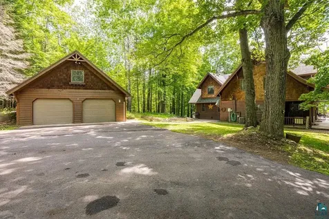 4822 E Tri Lakes Road Superior WI 54880
