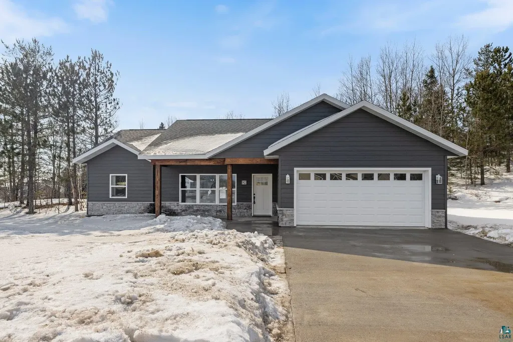 912 Carter Creek Eveleth MN 55734