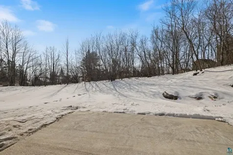 912 Carter Creek Eveleth MN 55734