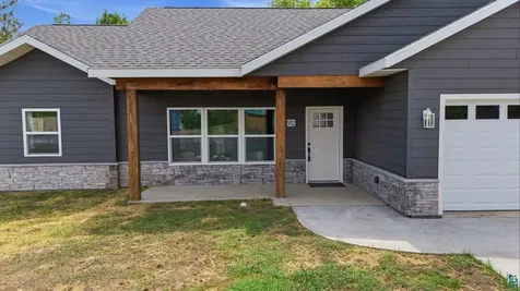 912 Carter Creek Eveleth MN 55734