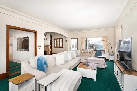 2514 E Superior Street Duluth MN 55812