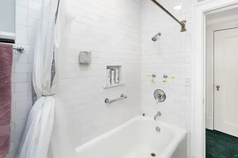 2514 E Superior Street Duluth MN 55812