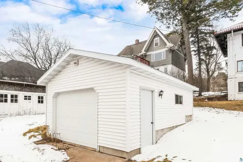 2514 E Superior Street Duluth MN 55812