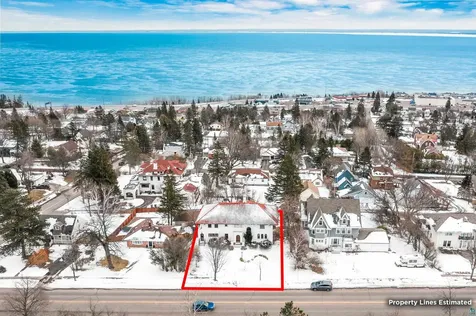 2514 E Superior Street Duluth MN 55812