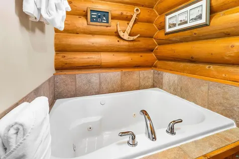 2826 Highway 61 Two Harbors MN 55616