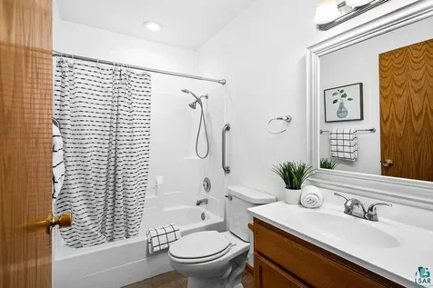 1838 Shilhon Road Duluth MN 55804