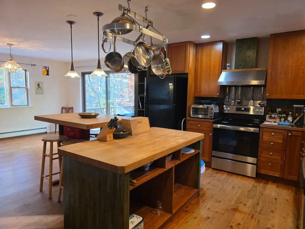 33 Alyssa Lane Vineyard Haven MA 02568