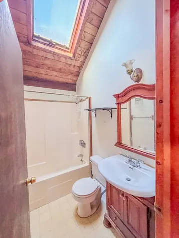 25 Vineyard Meadow Farms Road West Tisbury MA 02575