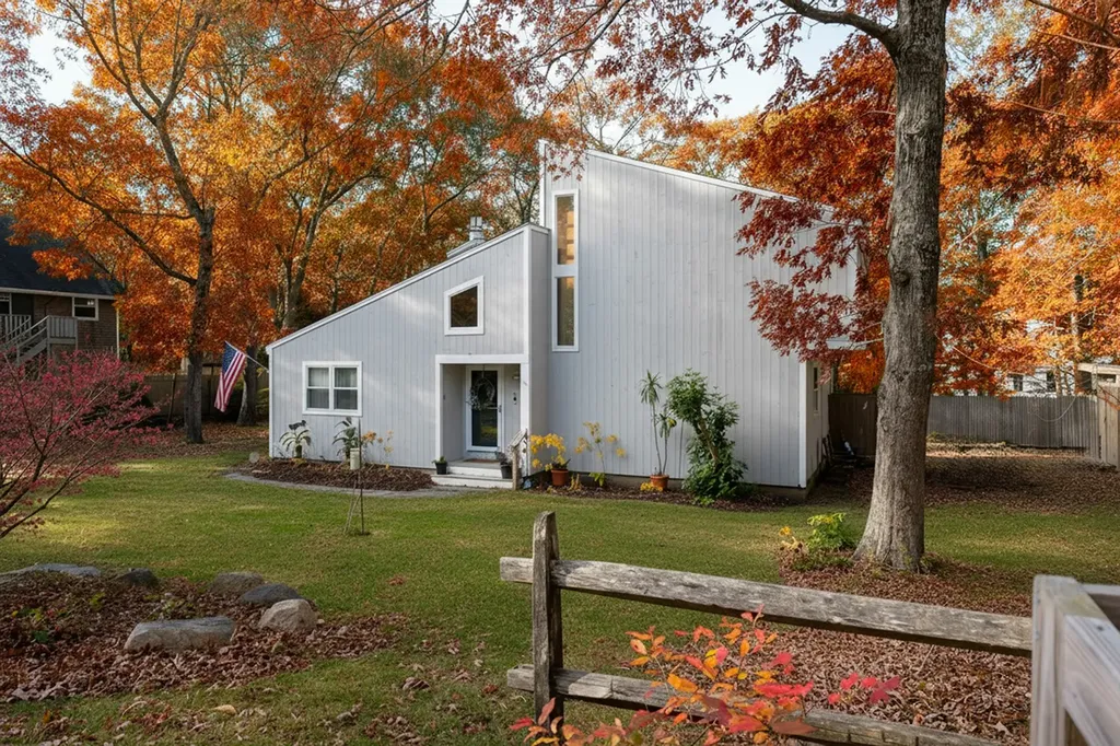 Vineyard Haven MA, 344 Greenwood Avenue