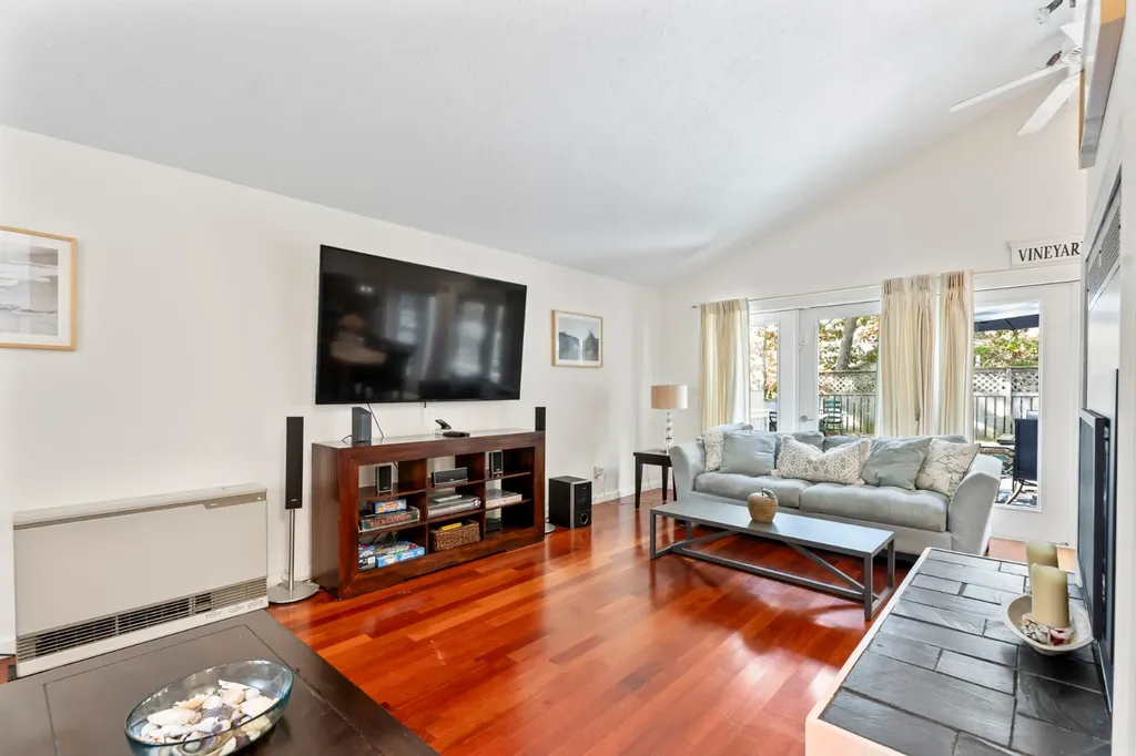 344 Greenwood Avenue Vineyard Haven MA 02568