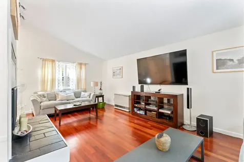 344 Greenwood Avenue Vineyard Haven MA 02568