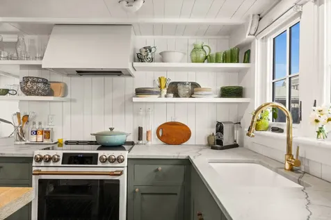 33 Ocean Avenue Oak Bluffs MA 02557