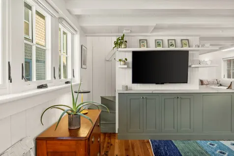 33 Ocean Avenue Oak Bluffs MA 02557