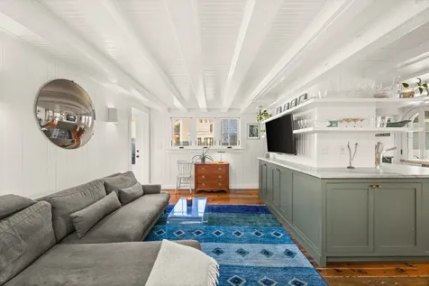 33 Ocean Avenue Oak Bluffs MA 02557