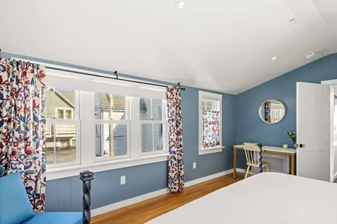 33 Ocean Avenue Oak Bluffs MA 02557