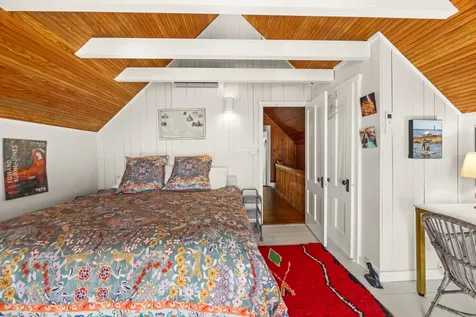 33 Ocean Avenue Oak Bluffs MA 02557