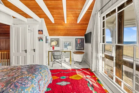 33 Ocean Avenue Oak Bluffs MA 02557