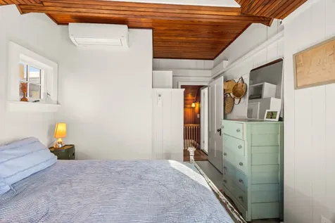 33 Ocean Avenue Oak Bluffs MA 02557