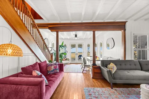 33 Ocean Avenue Oak Bluffs MA 02557