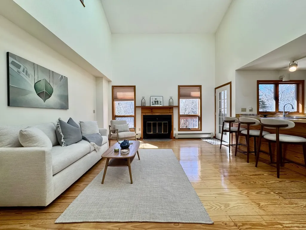 103 Meadow View Road Oak Bluffs MA 02557