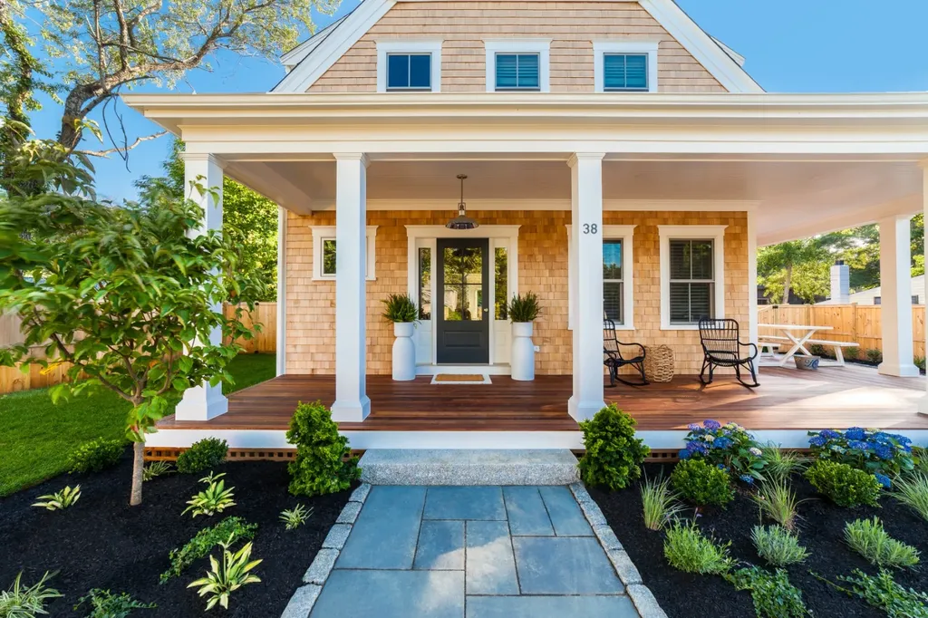 38 Pinehurst Road Edgartown MA 02539