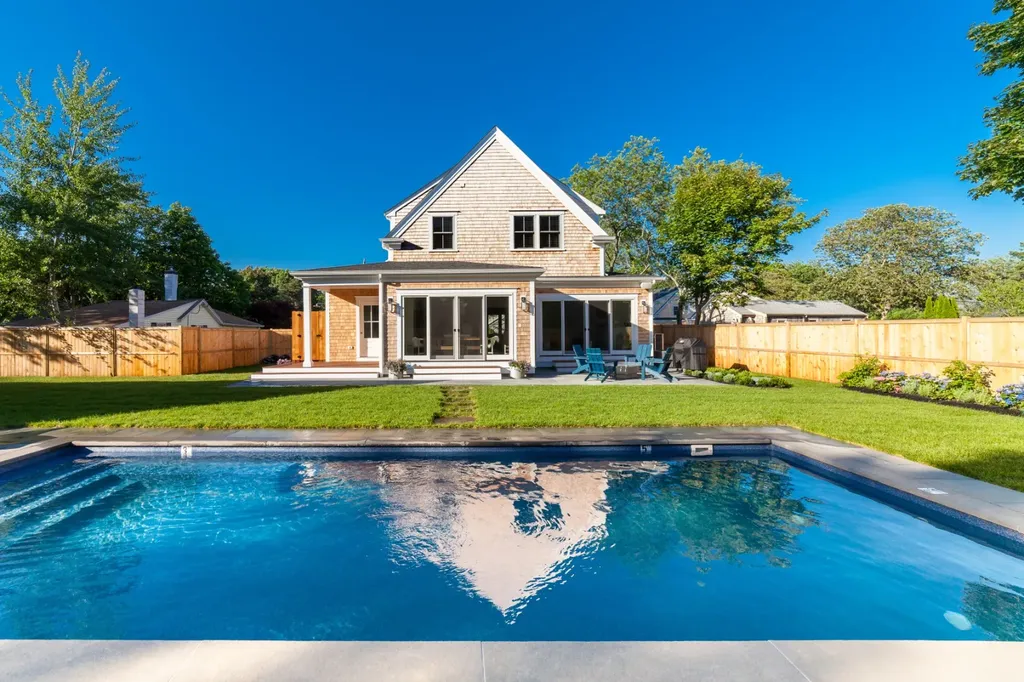 38 Pinehurst Road Edgartown MA 02539