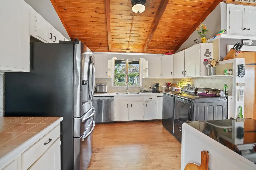 101 Tradewinds Road Oak Bluffs MA 02557