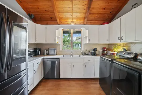 101 Tradewinds Road Oak Bluffs MA 02557