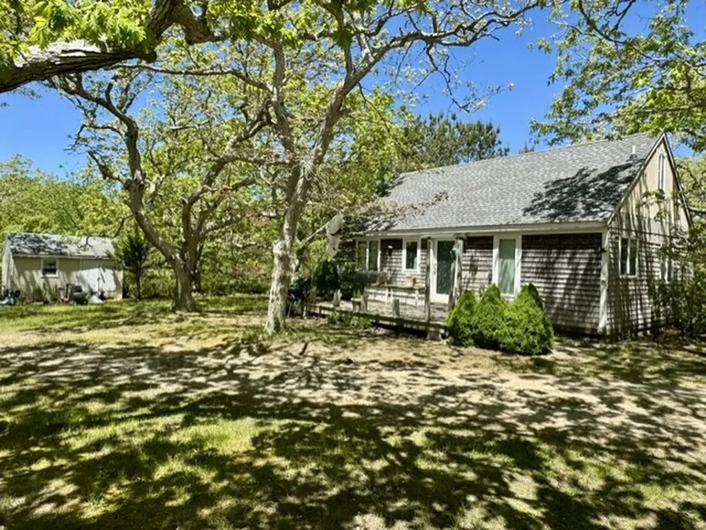 47 Quenames Road Chilmark MA 02535