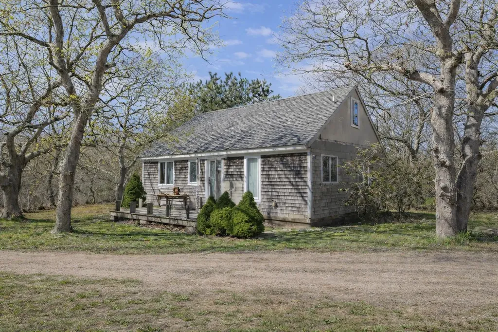47 Quenames Road Chilmark MA 02535