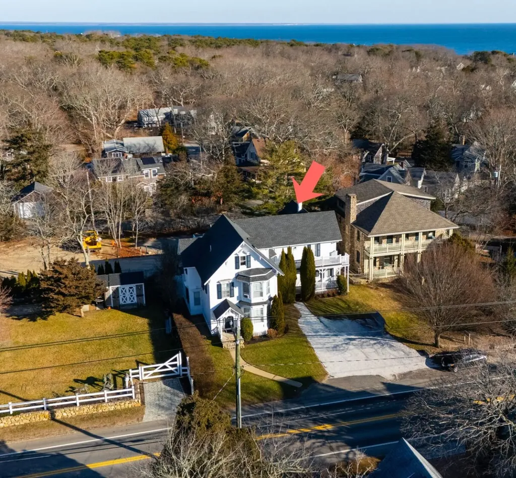 35 New York Avenue Oak Bluffs MA 02557