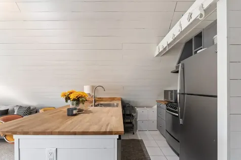 35 New York Avenue Oak Bluffs MA 02557