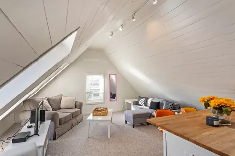 35 New York Avenue Oak Bluffs MA 02557