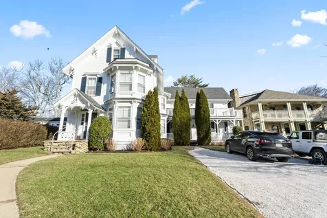 35 New York Avenue Oak Bluffs MA 02557