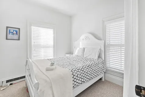 35 New York Avenue Oak Bluffs MA 02557