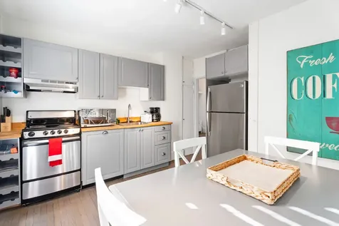 35 New York Avenue Oak Bluffs MA 02557